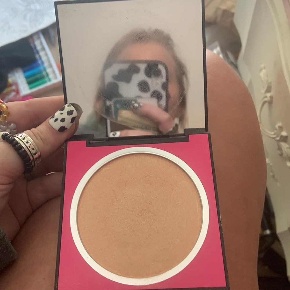 Kylie cosmetics highlighter